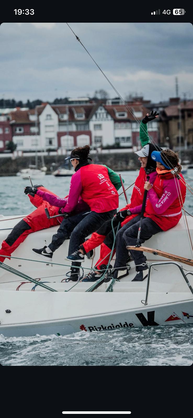 Tripulación femenina de J70 en regata invernal